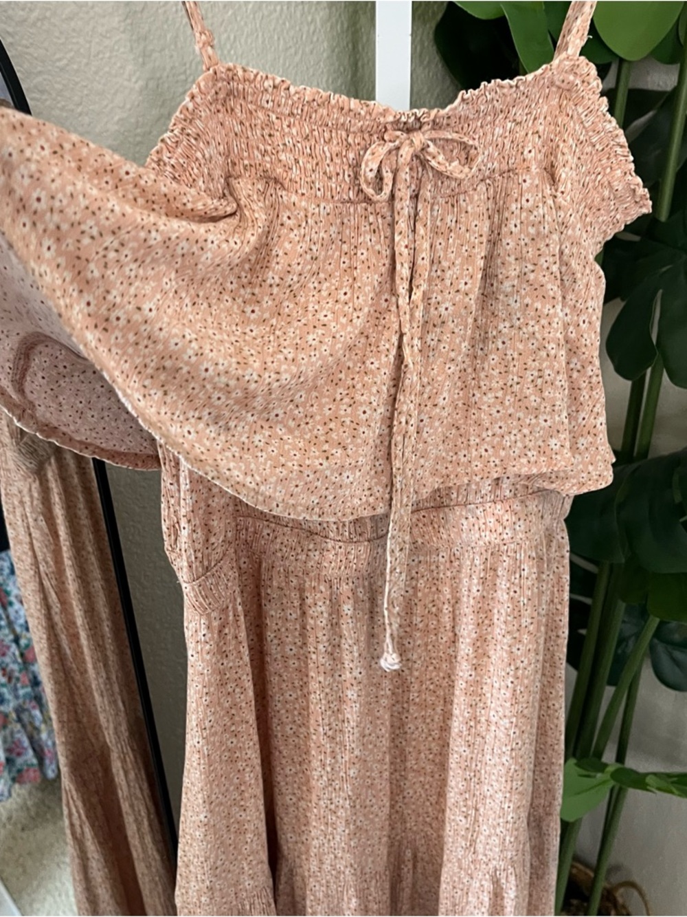 🤍 American Eagle Blush Boho Smocked Floral Tiered Maxi Dress | Sz M - Picture 5 of 10